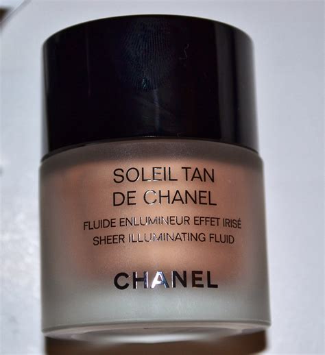 soleil tan de chanel sheer illuminating fluid swatches|chanel les beiges pearly glow.